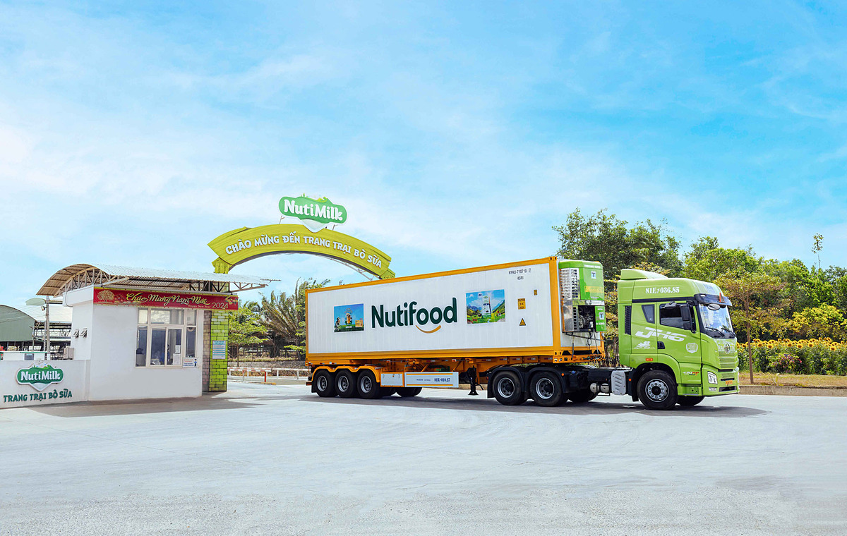 Xe chở sữa của Nutifood.