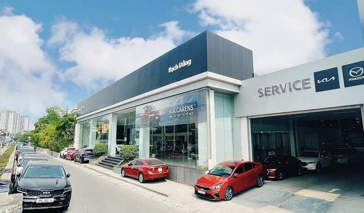 Tỉ giá cao đang đẩy giá ô tô tăng, gây ra nhiều thách thức cho cả doanh nghiệp và người tiêu dùng.