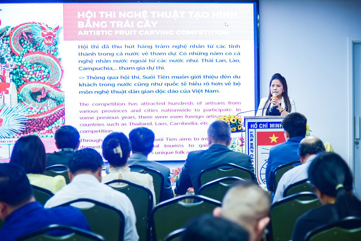 Lễ hội trái cây Nam Bộ 2023 thu hút hàng trăm ngàn lượt khách tham quan.