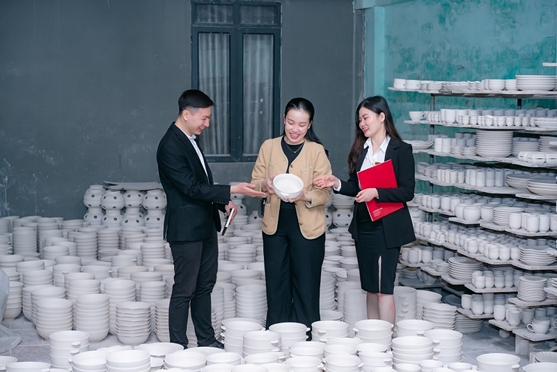 Tập trung dòng vốn cho 3 động lực là tiêu dùng, xuất khẩu, đầu tư và ưu tiên 5 lĩnh vực mũi nhọn.