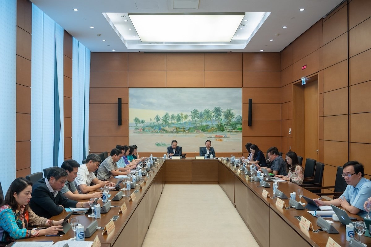 Các đại biểu Quốc hội kiến nghị tiếp tục thực hiện chính sách tài khoá linh hoạt để hỗ trợ doanh nghiệp.