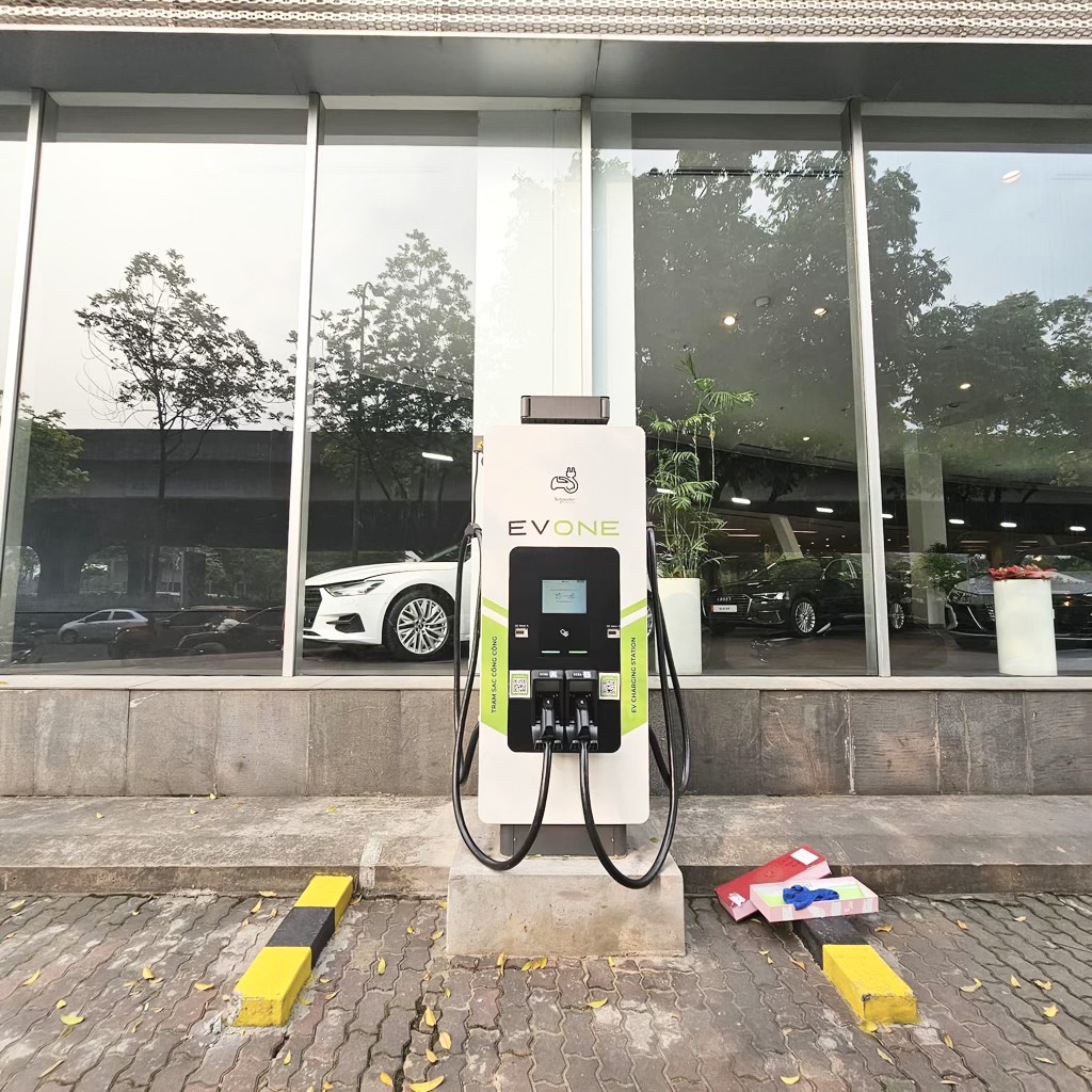 Số lượng trạm sạc nhiều nhưng vẫn chưa đủ để đáp ứng nhu cầu ngày càng tăng của người sử dụng xe điện.