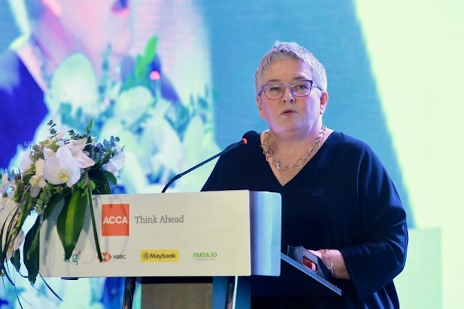 Bà Helen Brand OBE, Giám đốc điều hành ACCA.