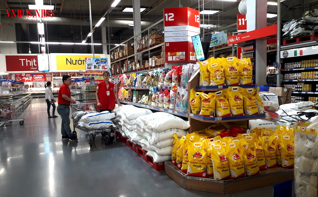 Để kích thích tiêu dùng hiệu quả trong thời điểm này đòi hỏi cần “gỡ rào” ở khâu chính sách với những quy định mới phù hợp hơn.