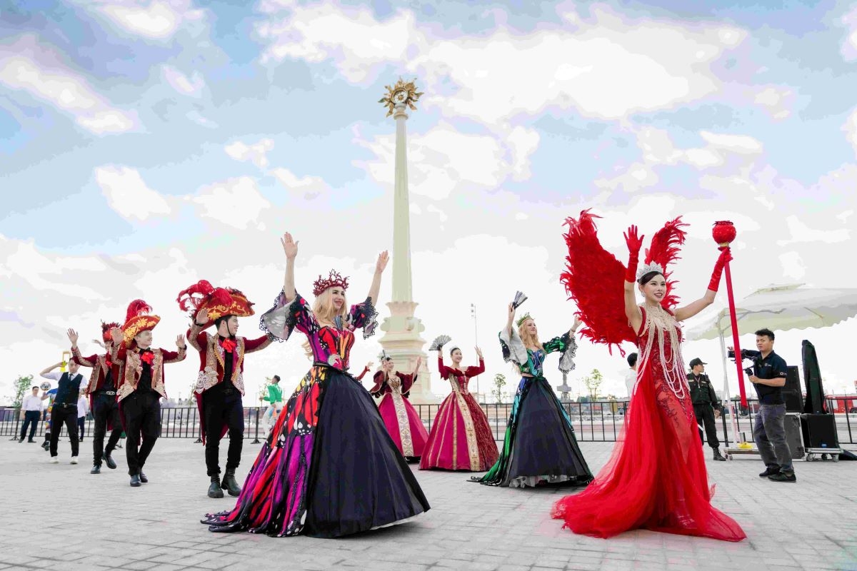 Lễ hội khai trương Phố đi bộ Công viên Vũ Yên sẽ là chuỗi chương trình văn hóa - nghệ thuật đặc sắc chưa từng có tại Vinhomes Royal Island.