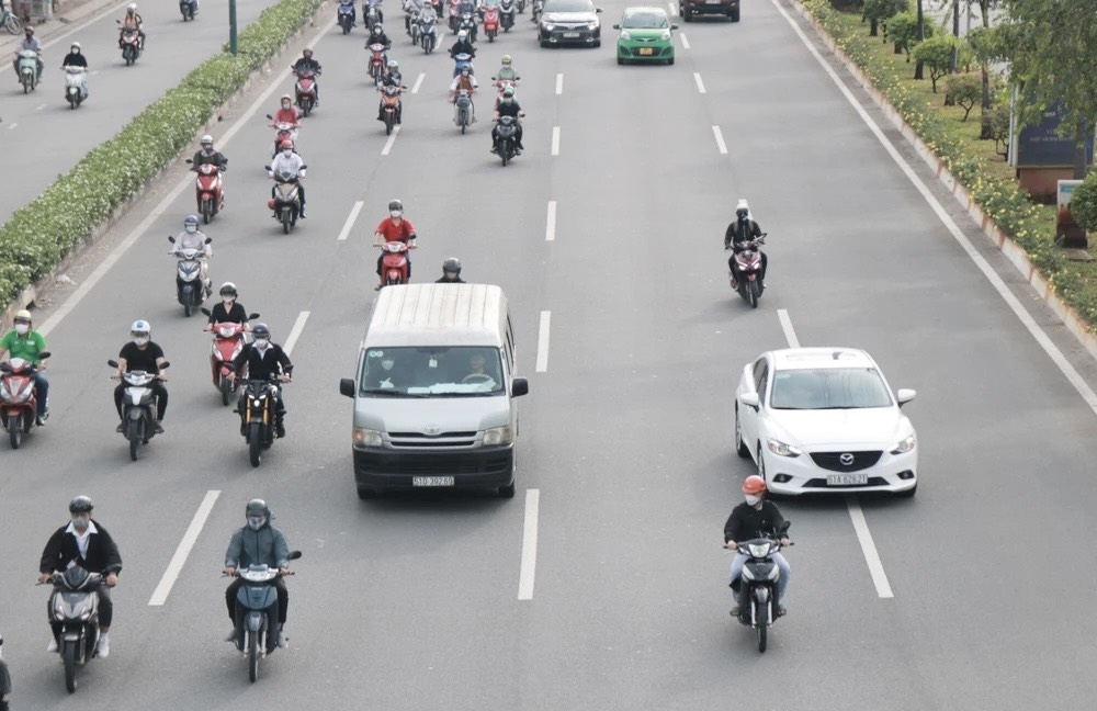 Cứ 1.000 người dân Việt Nam thì có 50 người sở hữu xe ô tô.