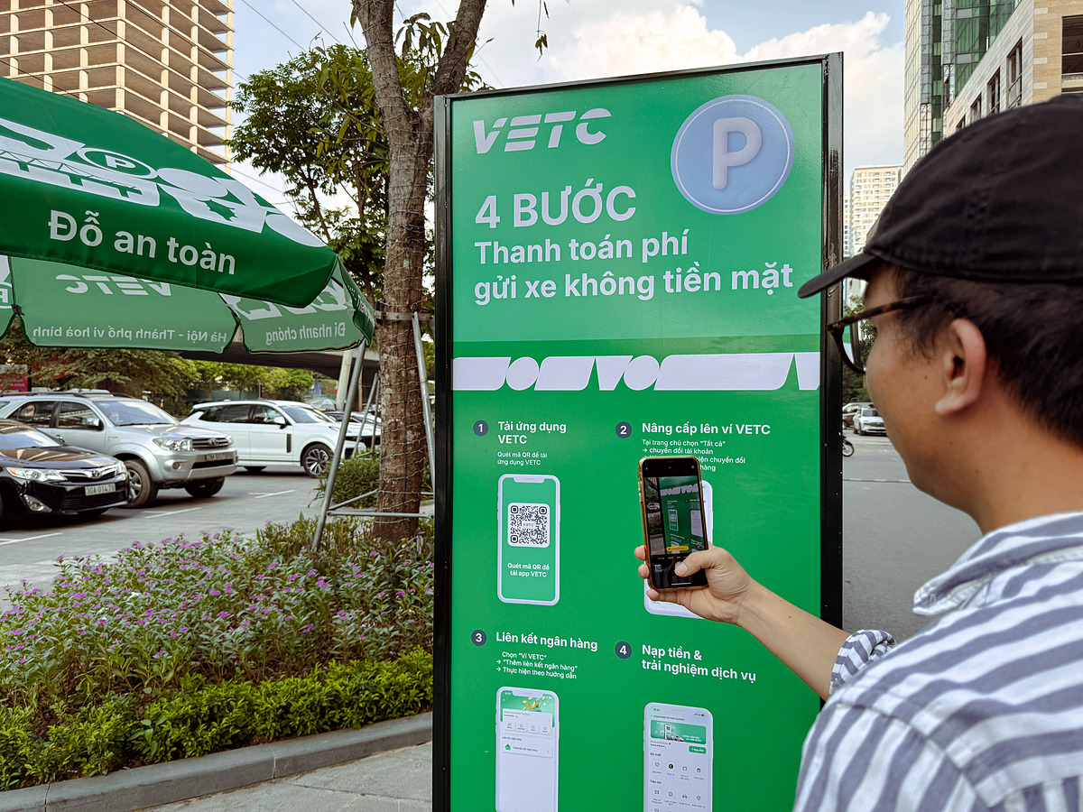 Thu phí đỗ xe qua VETC.