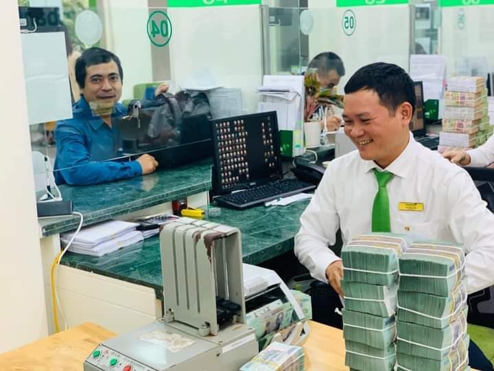Hết quý I/2024 Vietcombank có số lượng nhân sự là 22.946 người, tăng 204 người so với cuối năm ngoái.