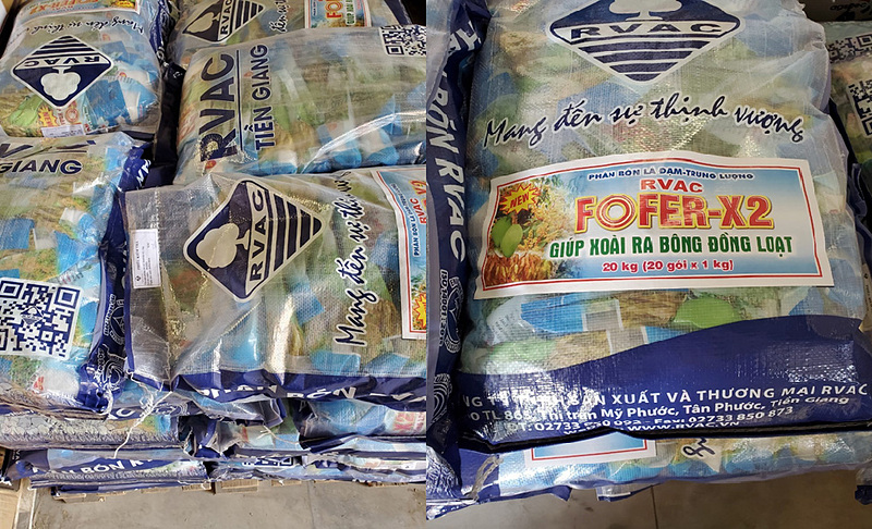 Lực lượng Quản lý thị trường tỉnh Đồng Tháp phát hiện tại hộ kinh N trên địa bàn huyện Cao Lãnh đang bán 1 tấn phân bón lá của Công ty RVAC vi phạm nhãn hàng hóa.