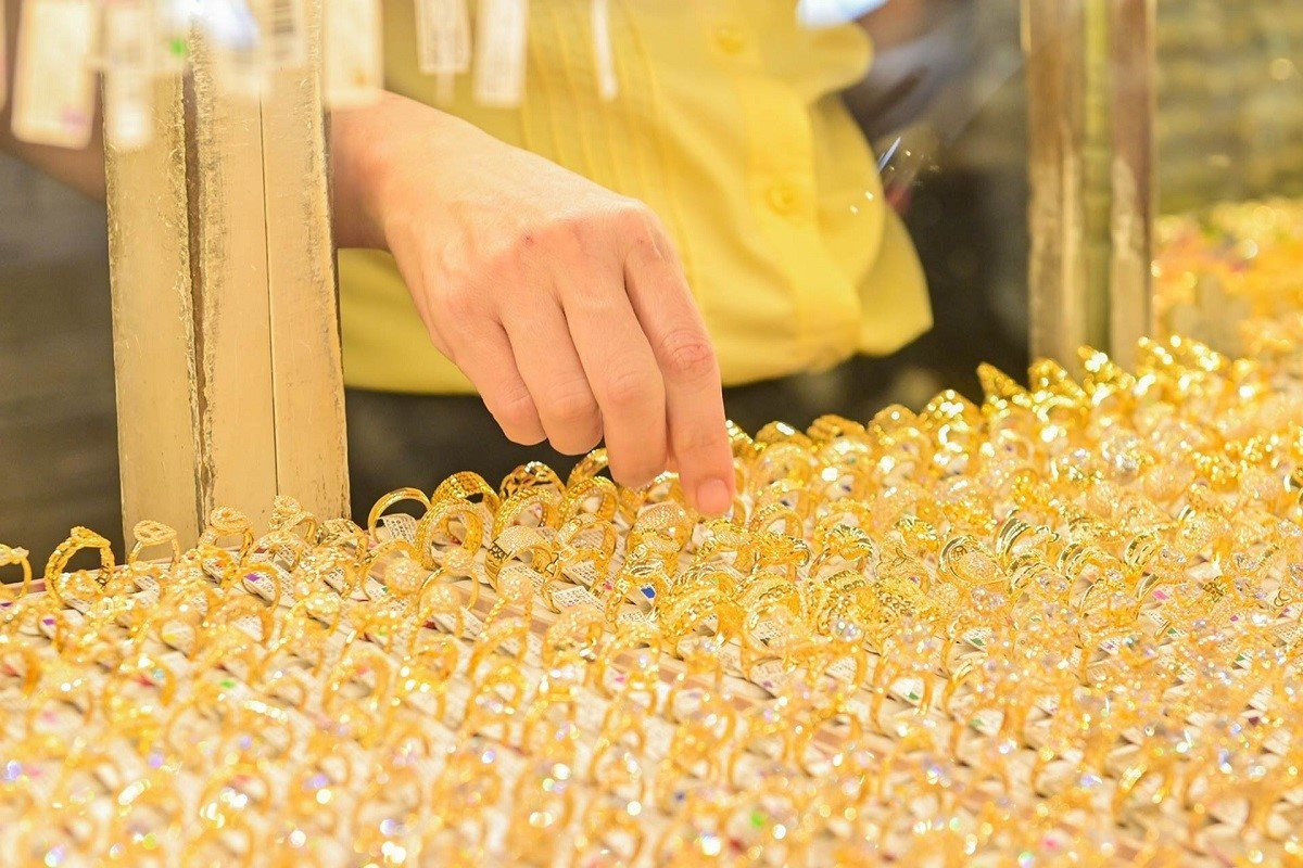 Giá vàng trong nước tiếp tục xu hướng giảm.