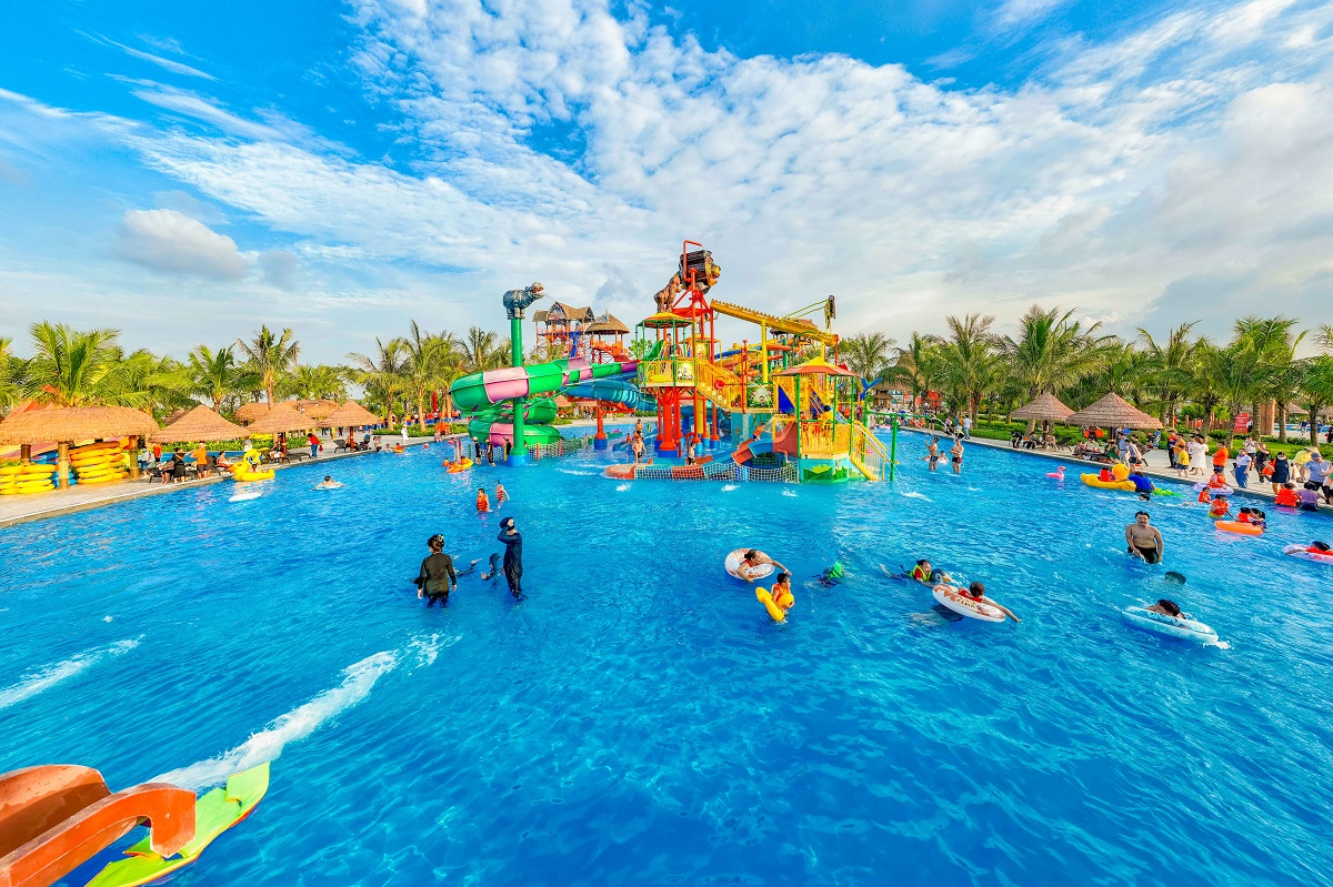 Công viên nước mini đem thế giới giải trí thời thượng trong lòng Vinhomes Golden Avenue.