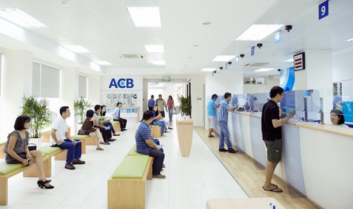 Vốn điều lệ của ACB chỉ đứng sau VPBank , BIDV, Vietcombank, VietinBank và MB.