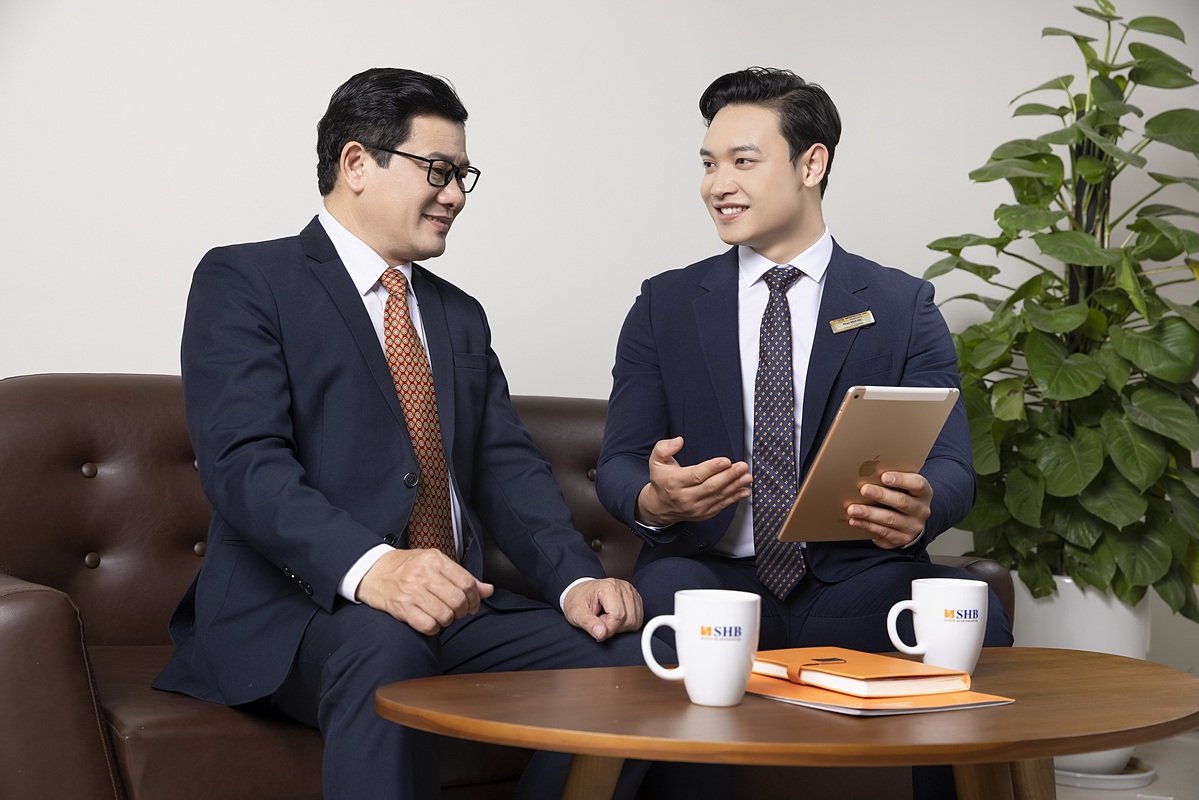 SHB đang triển khai chương trình tín dụng với quy mô 10.000 tỷ đồng cho khách hàng sản xuất kinh doanh với lãi suất từ 5,8%/năm và gói tín dụng 1.000 tỷ đồng dành cho doanh nghiệp có nhu cầu vay mua ô tô với lãi suất ưu đãi cũng từ 6,5%/năm.