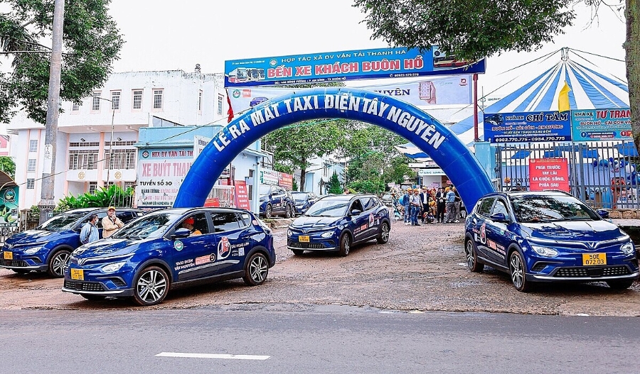 HTX Vận tải Thanh Hà &lpar;Đắk Lắk&rpar; đang hoạt động khá hiệu quả sau khi thuê xe điện.