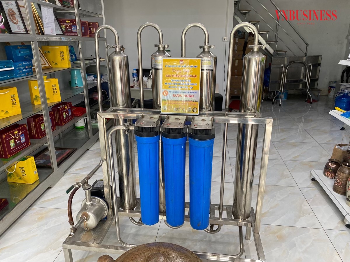 HTX đầu tư nhiều trang thiết bị hiện đại phục vụ quá trình chưng cất rượu: máy nấu cơm, máy lọc độc cồn,….