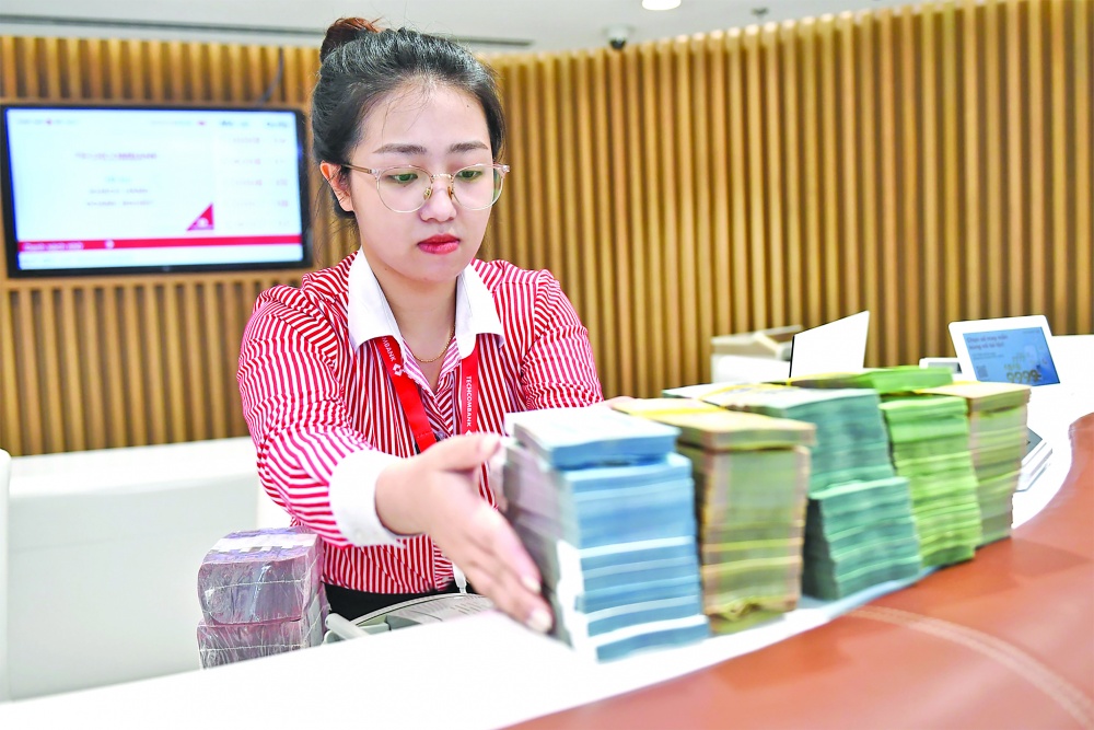 Ngân hàng Nhà nước cũng đang nghiên cứu sửa đổi chương trình tín dụng 120.000 tỷ đồng theo hướng ưu đãi hơn.