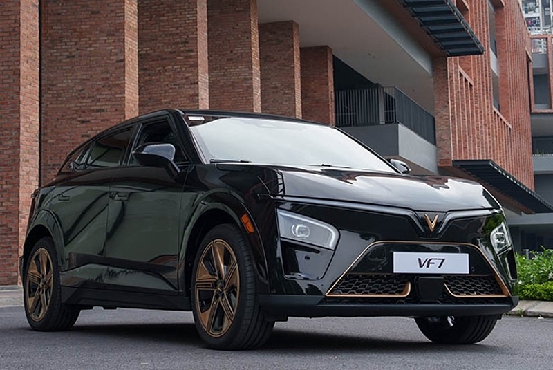 VF 7 cũng được đánh giá là chân ái với giới mê xe bởi những trang bị công nghệ hơn hẳn các mẫu xe cùng phân khúc.