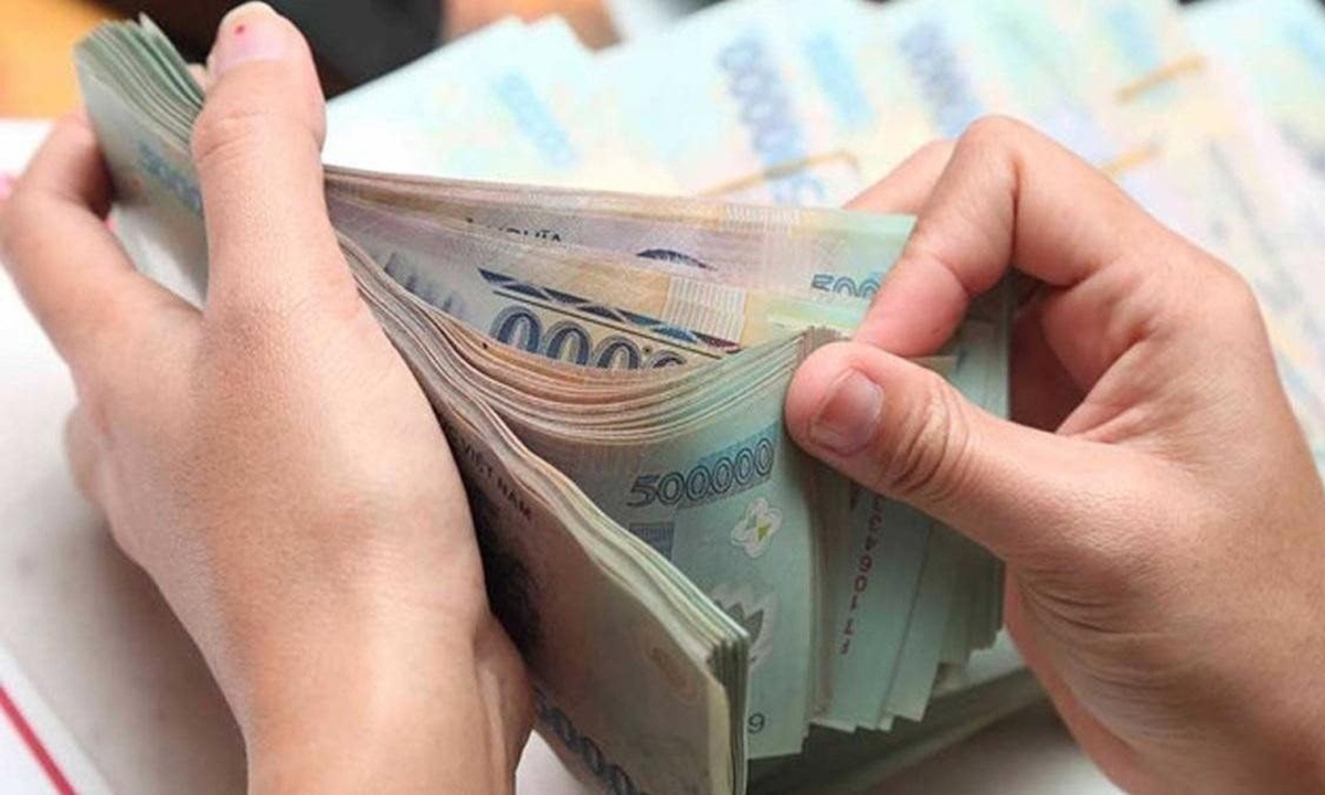 Đề xuất điều chỉnh mức lương cơ sở từ 1,8 triệu đồng lên 2,34 triệu đồng/tháng &lpar;tăng 30%&rpar; từ ngày 1/7 tới.