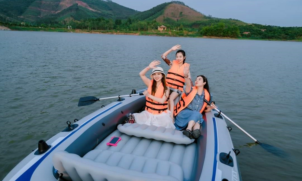 Giới trẻ đang tạo ra trend du lịch chữa lành là cơ hội nhưng cũng tạo ra những áp lực nhất định cho các HTX Du lịch. &lpar;Ảnh BBG&rpar;