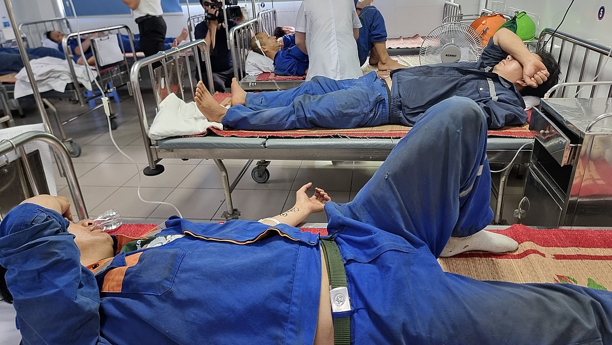 Các công nhân đang được theo dõi, điều trị tại Bệnh viện Việt Tiệp.