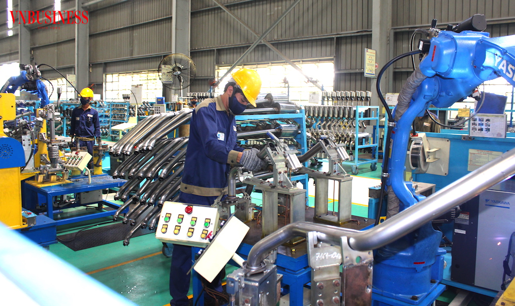 Để nâng vị thế cạnh tranh cho ngành sản xuất Việt Nam thì điều kỳ vọng là các DN nội địa có được công nghệ bền vững cho tiến trình “chuyển đổi kép”.