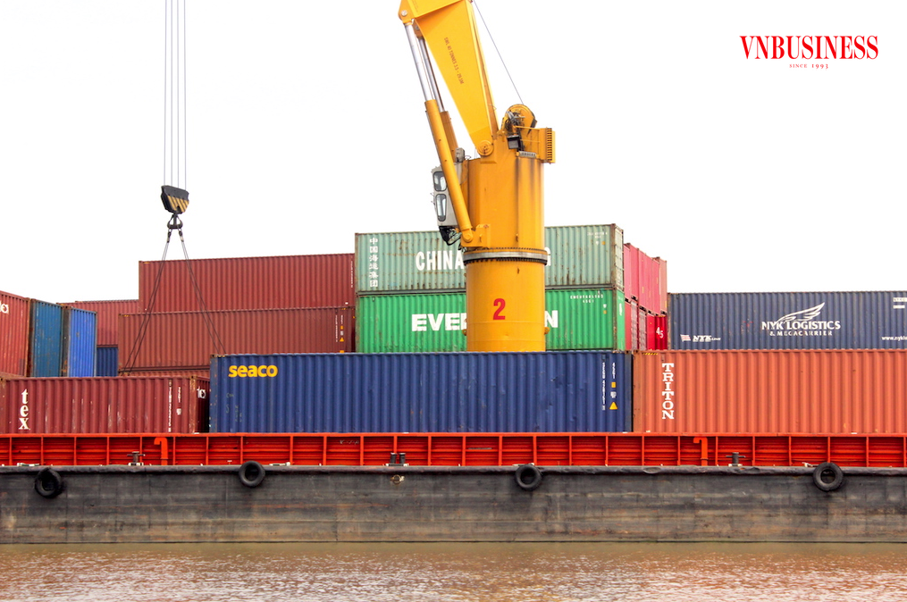 Giá cước container tăng vọt trở lại đang tạo áp lực rất lớn cho các DN xuất khẩu nông sản.