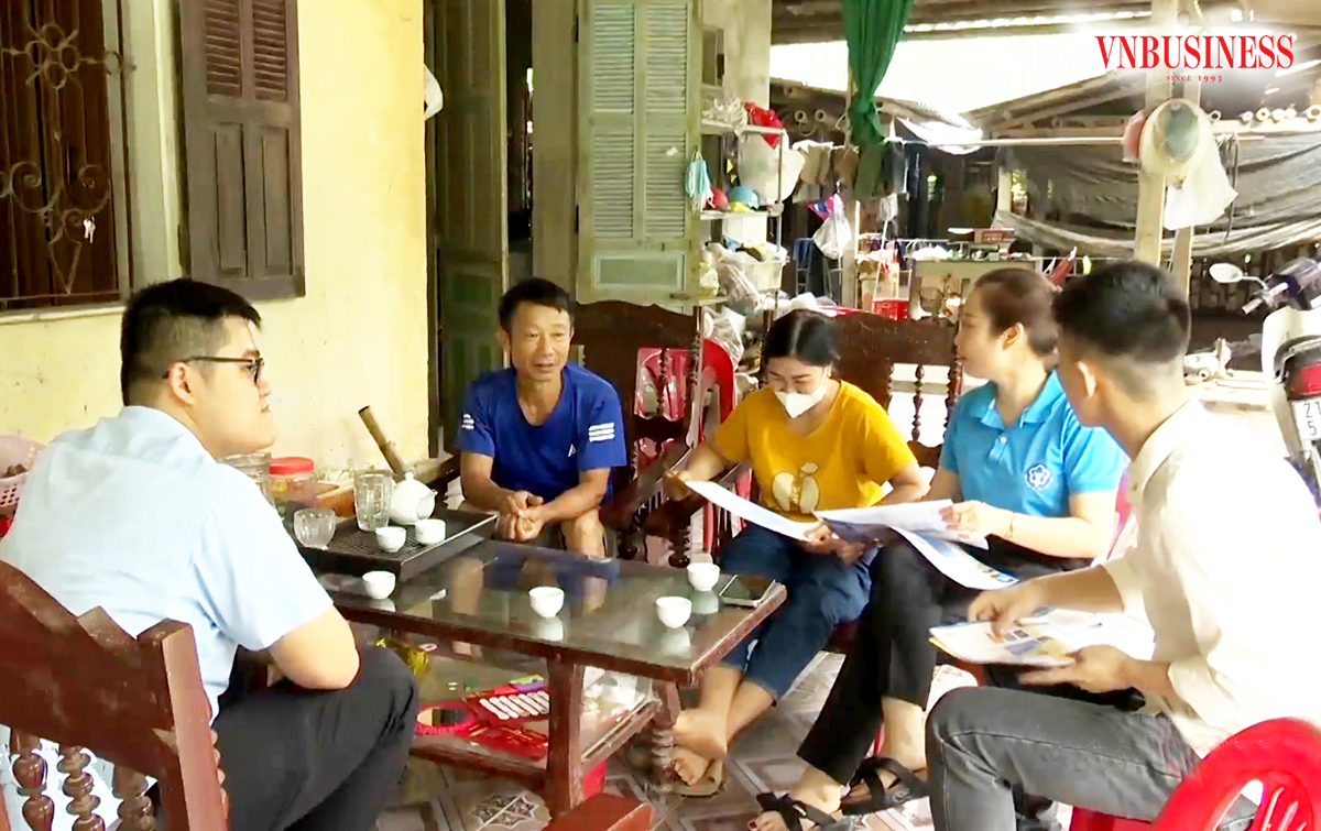 Cán bộ tuyên truyền là cánh tay nối dài của cơ quan BHXH, góp phần mở rộng lưới an sinh &lpar;Ảnh: YTV&rpar;.