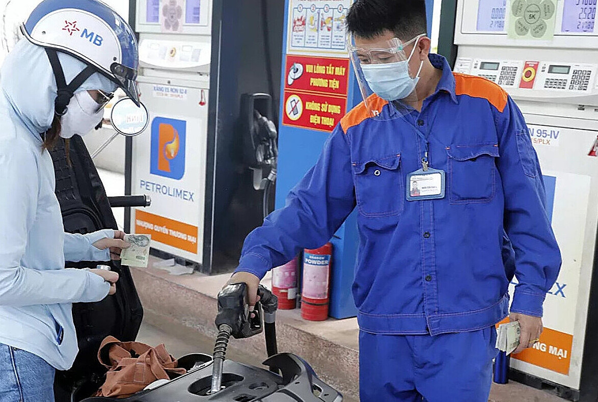 Điều hành giá xăng dầu từ 15h chiều 4-7.