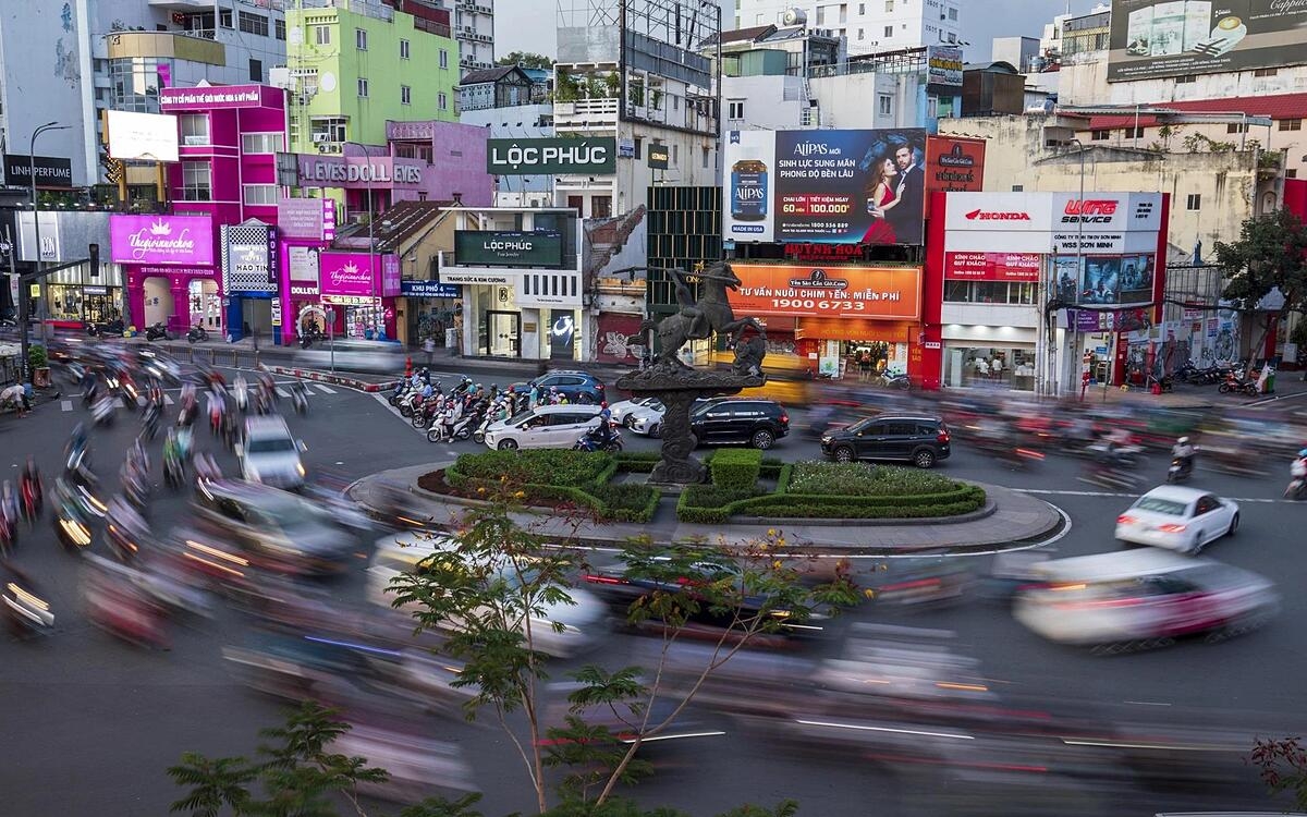 Mặt bằng 325 Lý Tự Trọng là một trong những mặt bằng có giá thuê cao nhất tại Tp.HCM.