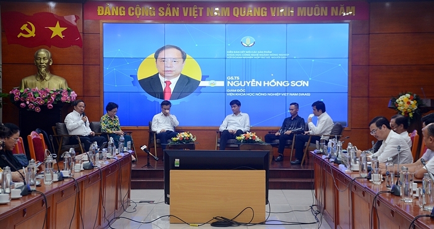 Các nhà khoa học cần làm việc trực tiếp với doanh nghiệp, HTX, nông dân để có những nghiên cứu thực chất.