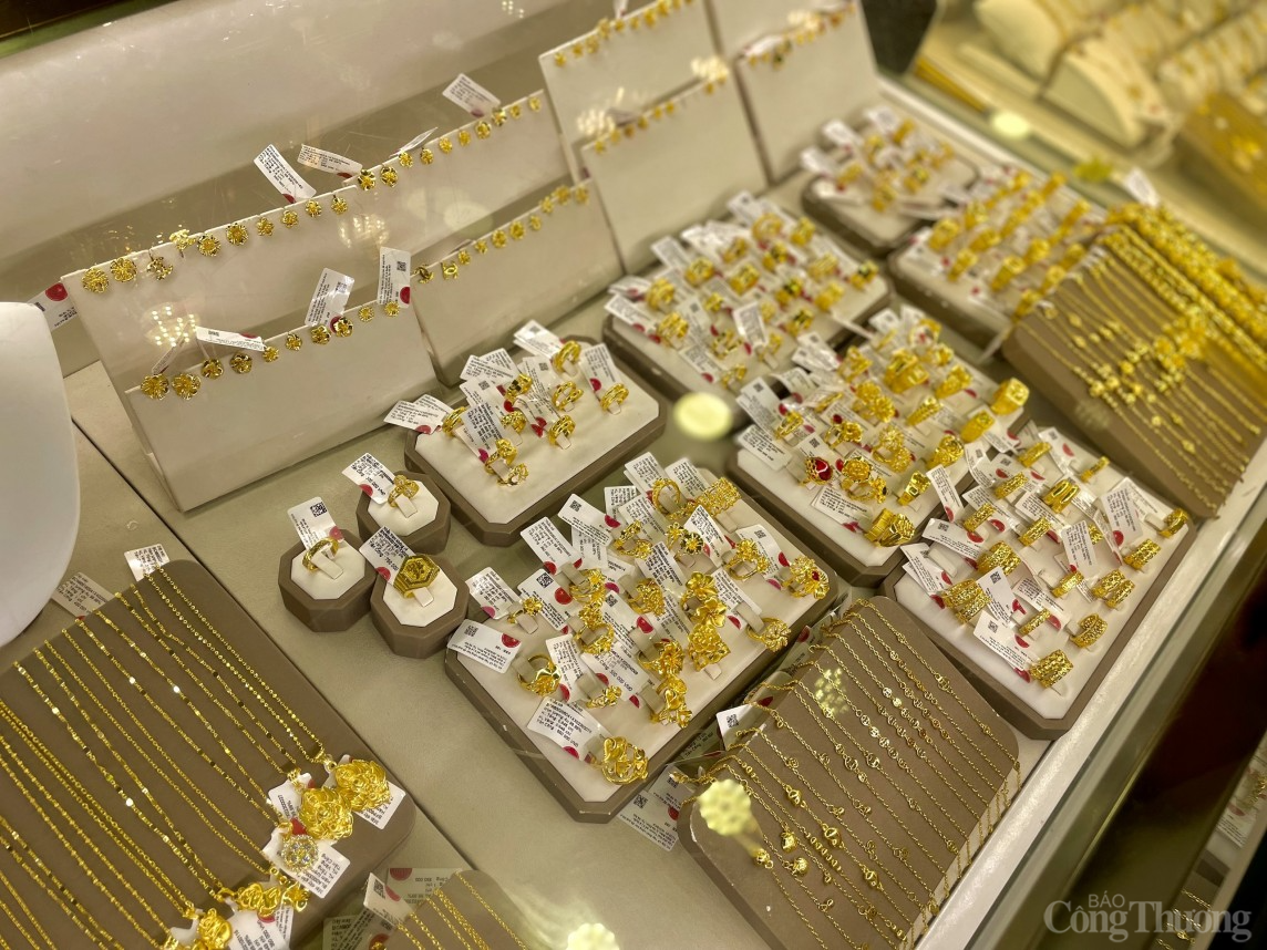 Giá vàng nhẫn vượt mặt giá vàng miếng.