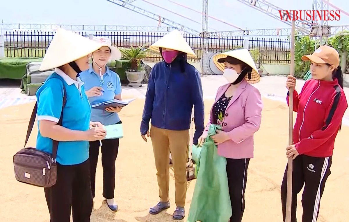 Cán bộ, nhân viên đại lý thu đang là những cánh tay nối dài của hệ thống BHXH tỉnh Quảng Bình.