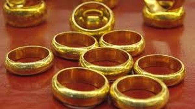 Giá vàng nhẫn điều chỉnh giảm tới 400.000 đồng/lượng.
