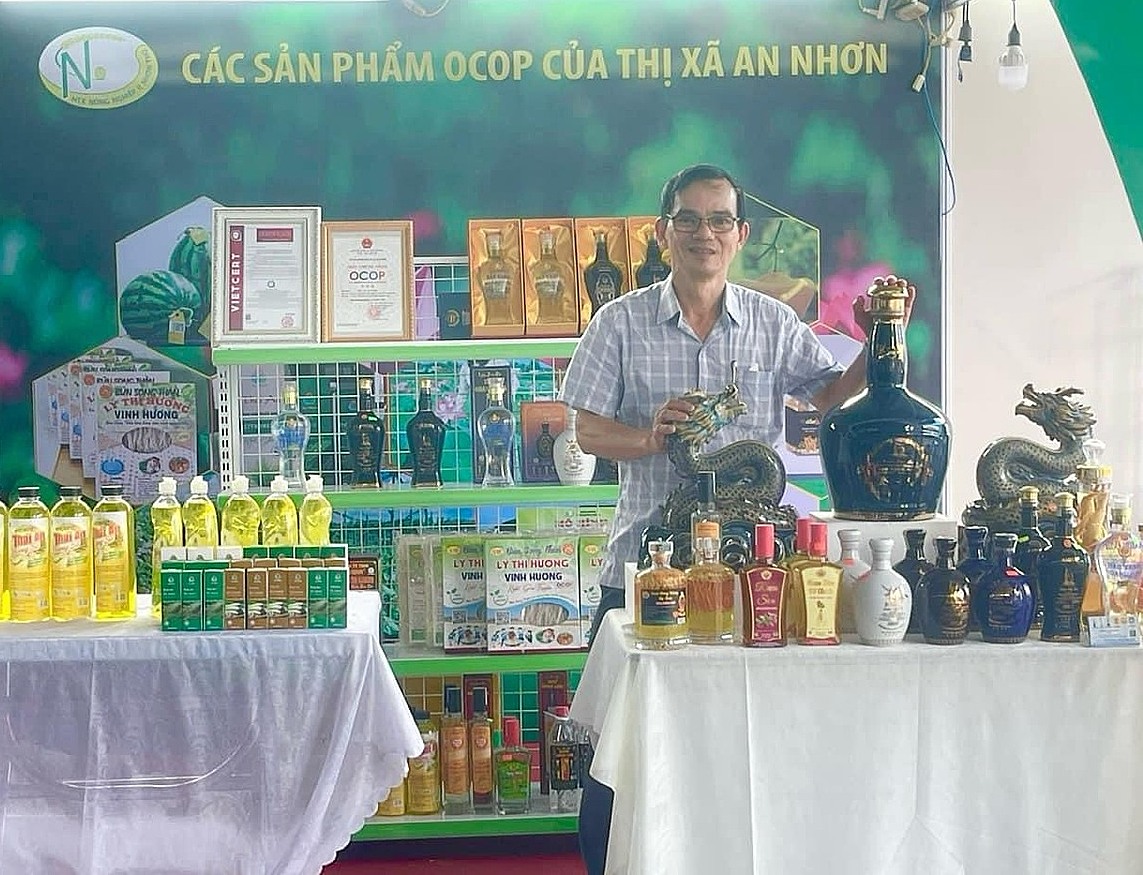 HTX Nông nghiệp Nhơn Thọ II tích cực tham gia Hội chợ để mở rộng cơ hội tiêu thụ hàng hóa.