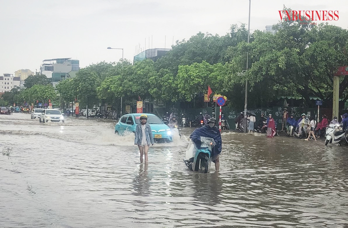 Hà Nội đang đẩy nhanh các dự án chống ngập nhằm giảm thiểu tình trạng ngập lụt trong mùa mưa
