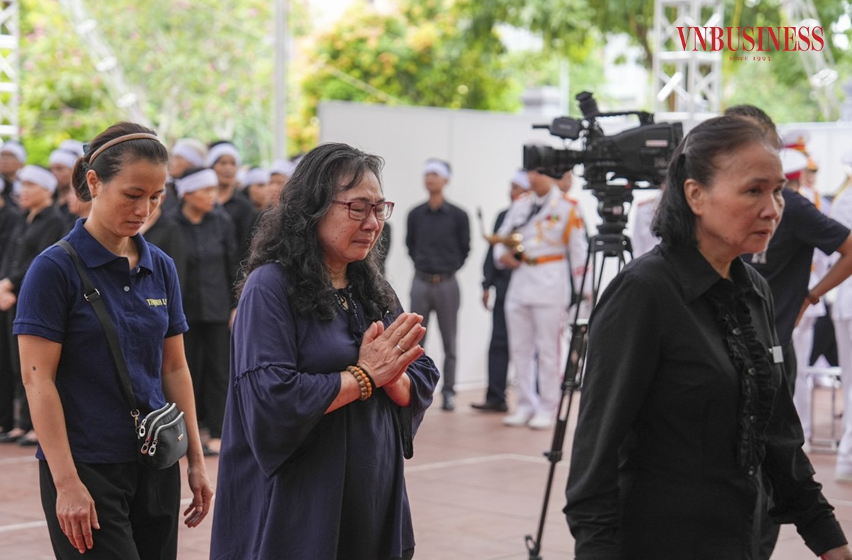 Rất nhiều người dân không giấu được cảm xúc, bày tỏ sự tiếc thương vô hạn trước sự ra đi của Tổng Bí thư Nguyễn Phú Trọng.