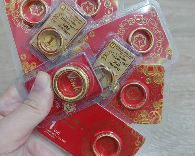 Vàng nhẫn giảm về mức hơn 76 triệu đồng/lượng.