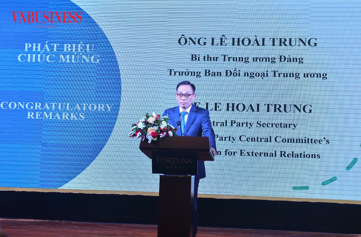 Bí thư Trung ương Đảng, Trưởng Ban Đối ngoại Trung ương Lê Hoài Trung phát biểu tại Hội nghị.