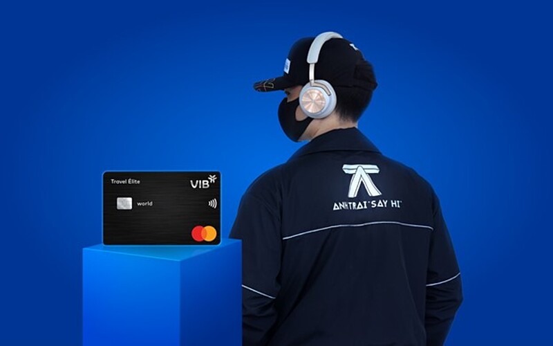 Khi mở thẻ tín dụng VIB trong thời gian diễn ra chương trình và kích hoạt thẻ thành công, khách hàng sẽ nhận ngay áo khoác Anh trai say Hi phiên bản giới hạn.