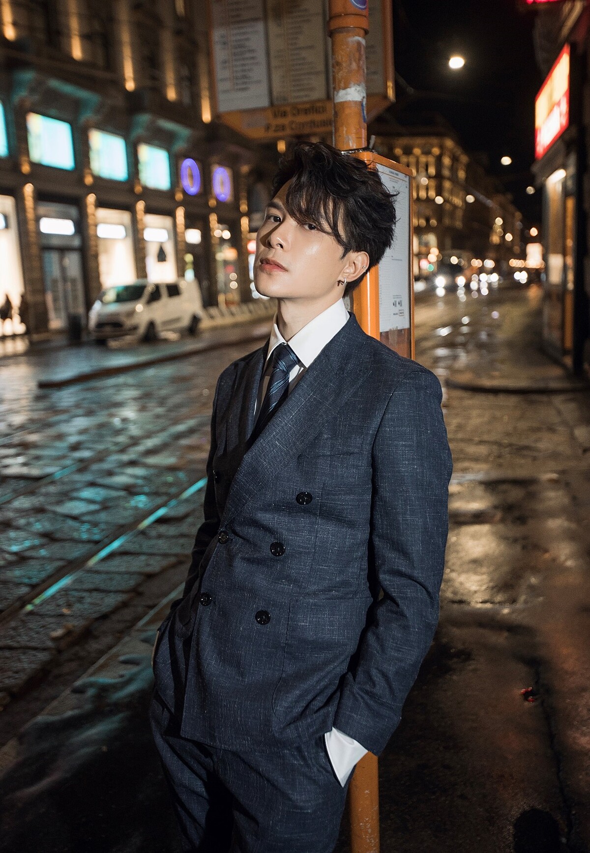 Không chỉ thuộc về sân khấu, chàng trai Hà Nội với nụ cười sáng này còn là một tín đồ du lịch đích thực.