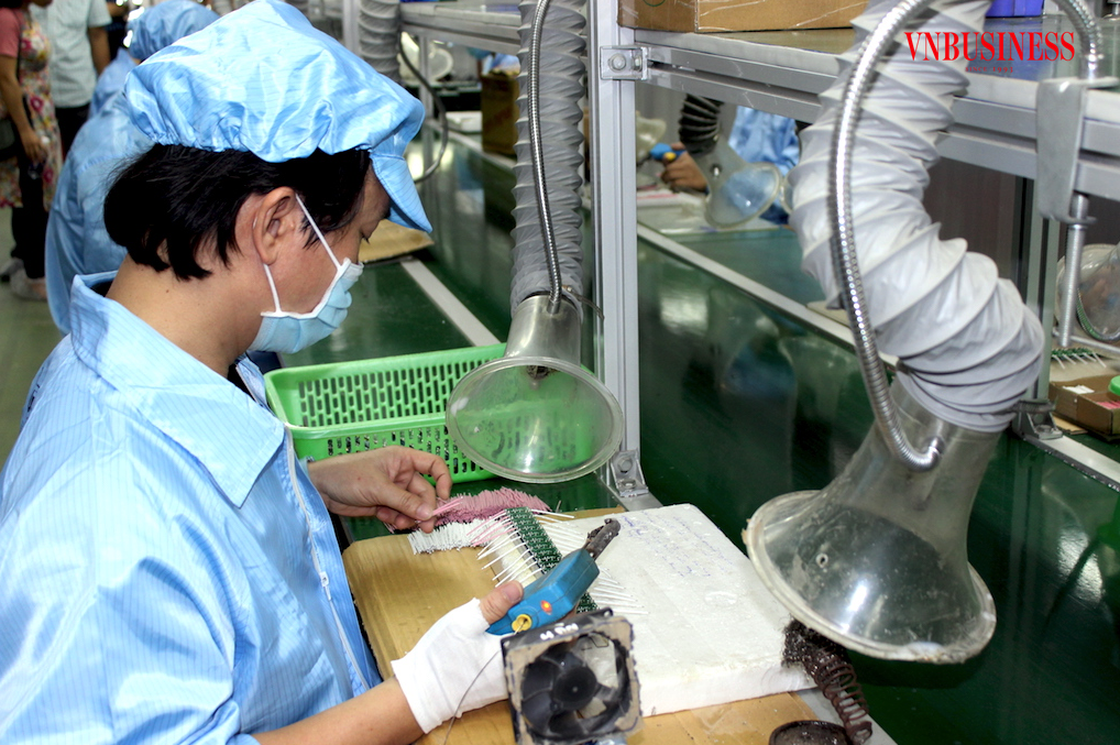 Các DN Việt cần hoàn thiện kỹ thuật sản xuất, triển khai sử dụng công nghệ số để thâm nhập từng bước vào chuỗi cung ứng vi mạch bán dẫn.