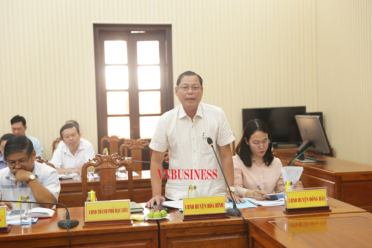 Phó Chủ tịch UBND huyện Hòa Bình - Mã Thanh Phương phát biểu tại buổi làm việc.