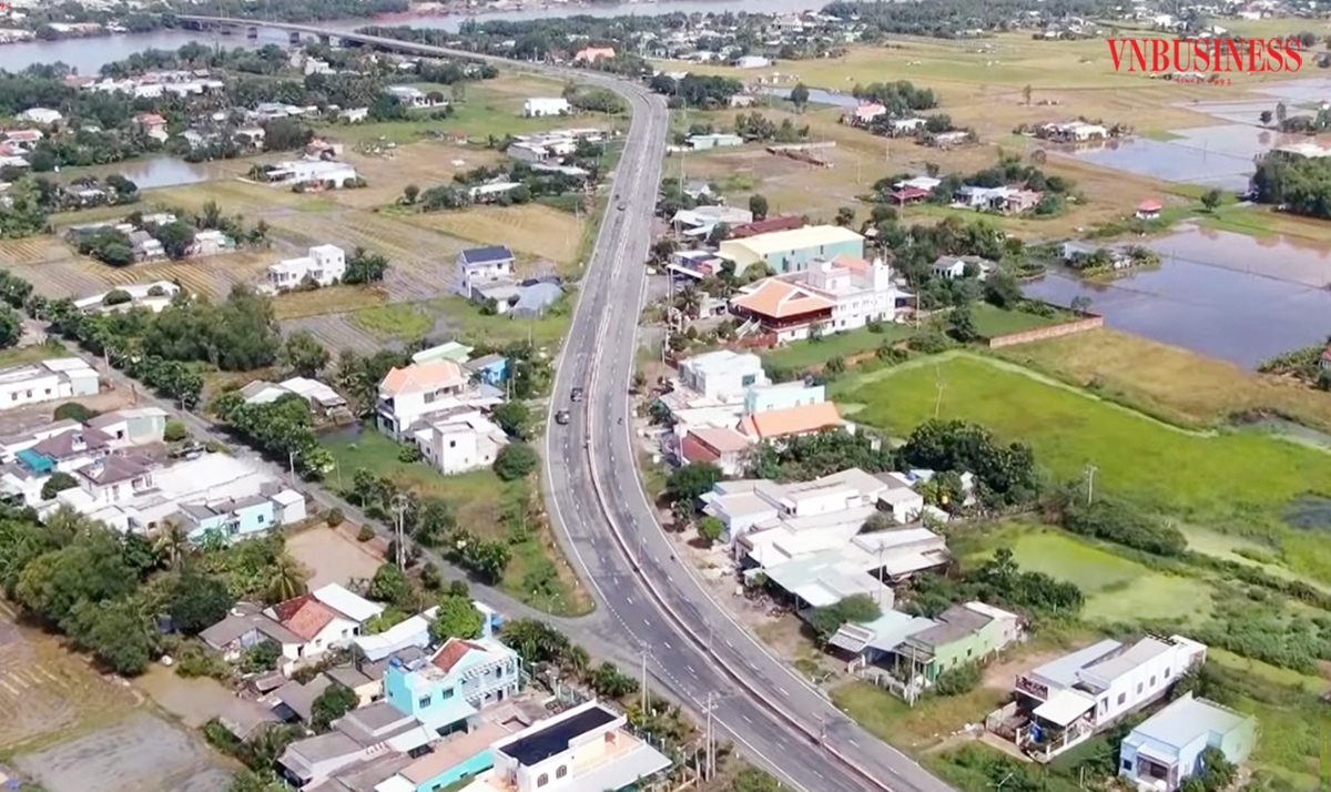 Nhà đầu tư găm đất vùng ven TP.HCM đang trong tình trạng người mừng, kẻ lo khi bảng giá đất dự kiến tăng vọt.