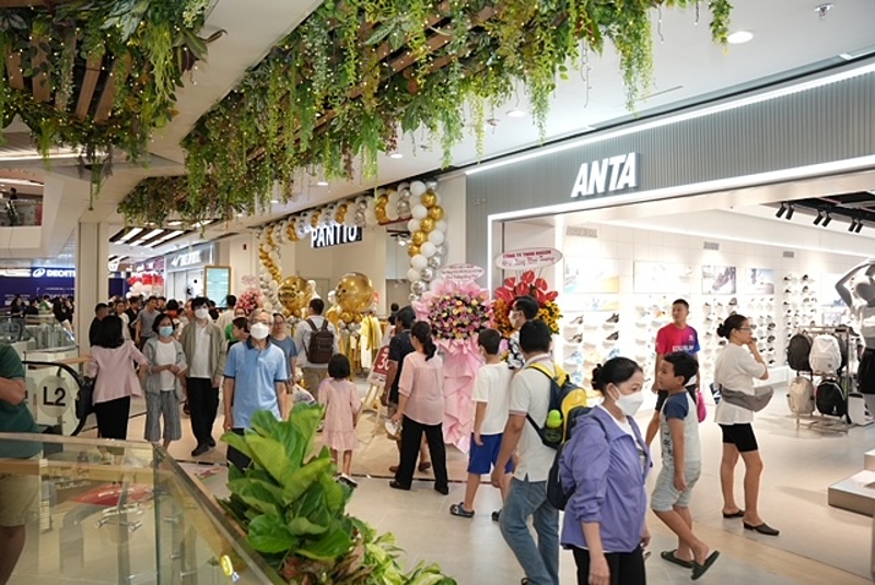 TTTM được thiết kế theo chủ đề “Park-in-Mall”, mang nhiều không xanh vào không gian mua sắm.