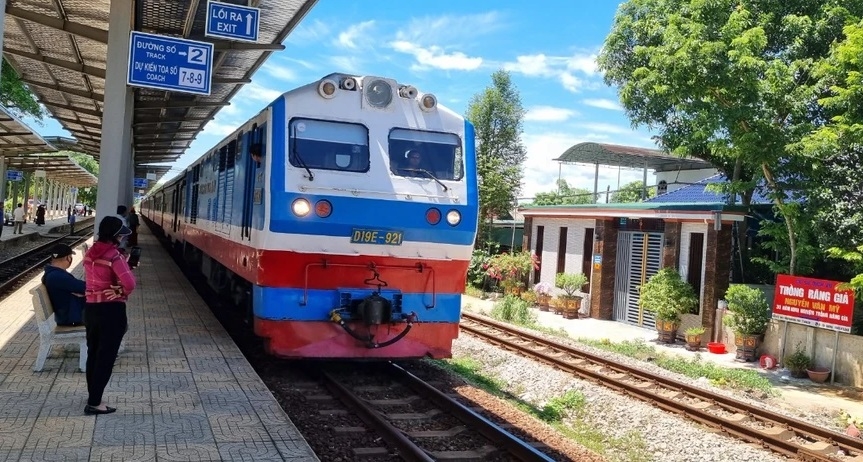 Ngành đường sắt tăng nhiều chuyến tàu khách, áp dụng các chính sách giảm giá vé dịp nghỉ lễ 2/9.