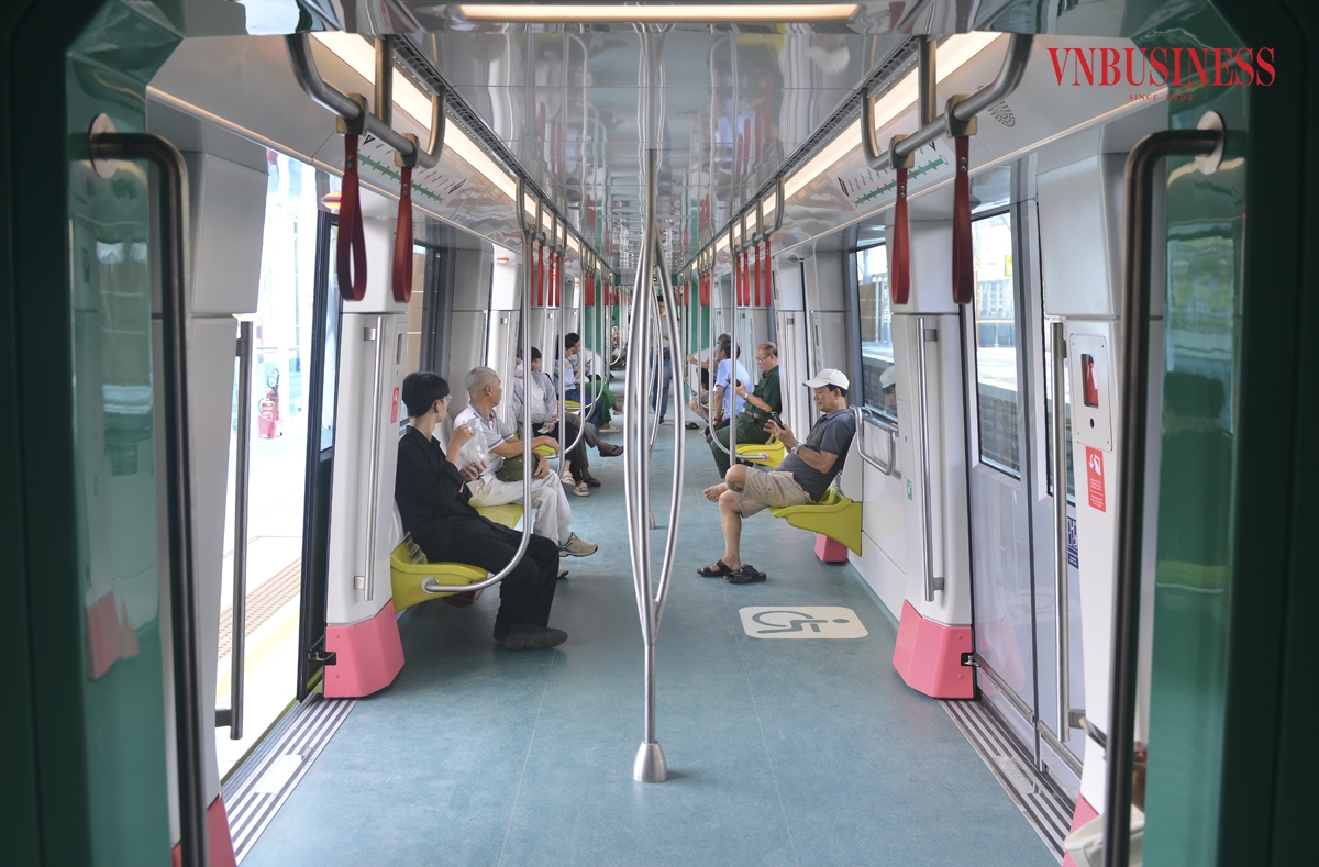 Theo thiết kế kỹ thuật tuyến đường sắt đô thị Nhổn - ga Hà Nội đoạn trên cao, mỗi đoàn tàu cấu tạo gồm 4 toa, mỗi toa chở được 236 hành khách, mỗi chuyến chở được 944 hành khách.