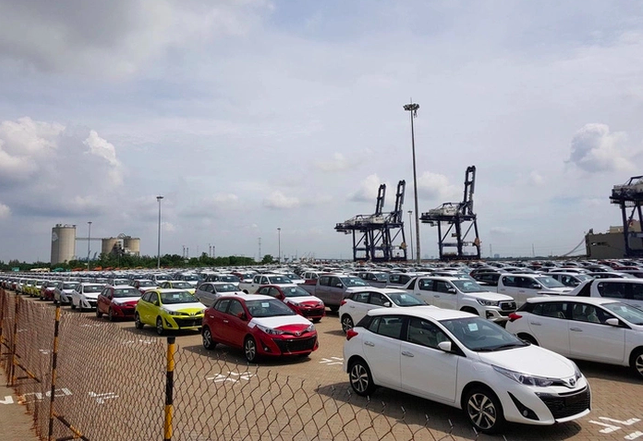 Trong 7 tháng đầu năm, nhập khẩu ô tô các loại tăng 9,6% về giá trị, giúp thu ngân sách tăng thêm 476 tỷ đồng.