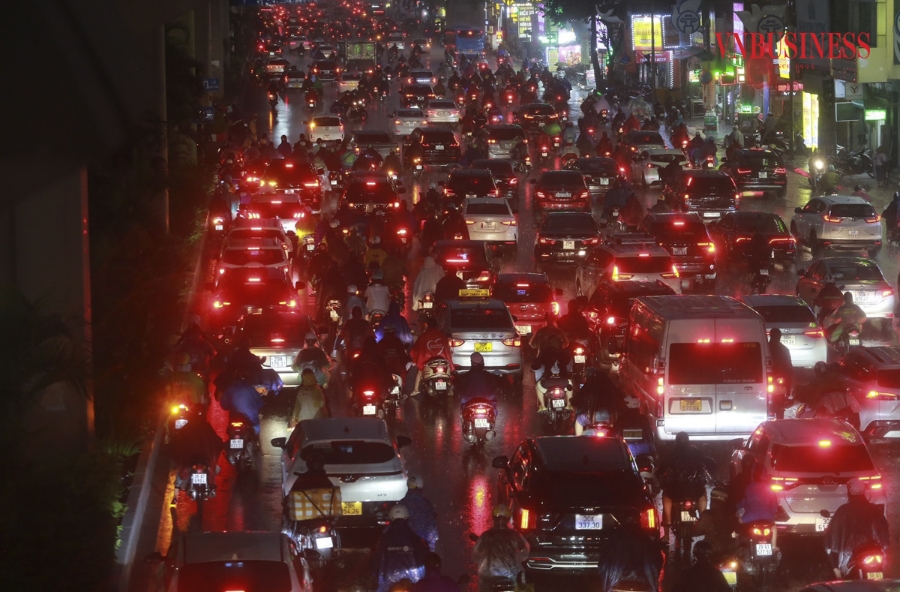 Khu vực đường Nguyễn Trãi &lpar;quận Thanh Xuân&rpar; giao thông gần như tê liệt hoàn toàn