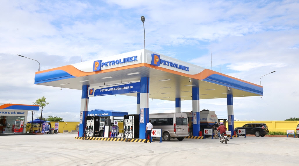 Cổ phiếu PLX đã tăng gần 50% từ đáy ngắn hạn hồi giữa tháng 4.