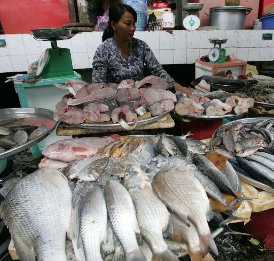 Bộ Y tế đề xuất sửa đổi Luật an toàn thực phẩm.